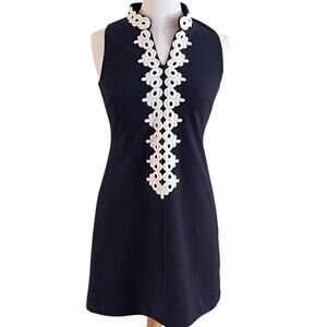 Lilly Pulitzer Navy, White Trim Calista Sleeveless Shift Dress V-Neck Size S